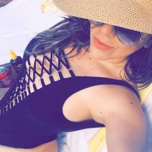 Meet your Posher, Claudia